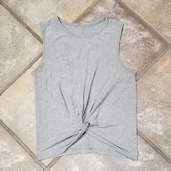 Lulu🍋Crescent Tank - Picture 4 of 6
